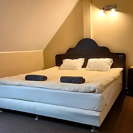 Hostel Aiakeskuse *